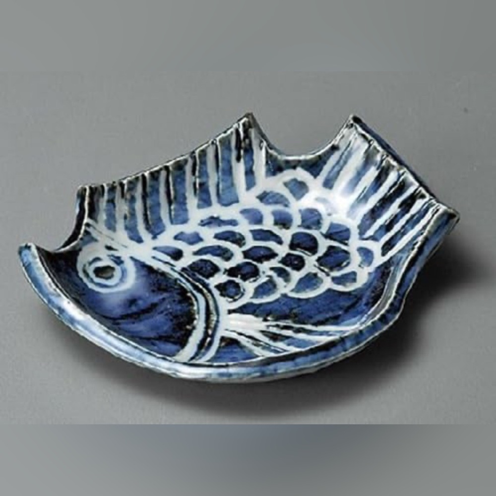 Imari pottery fish bowl. 4.5”x4”